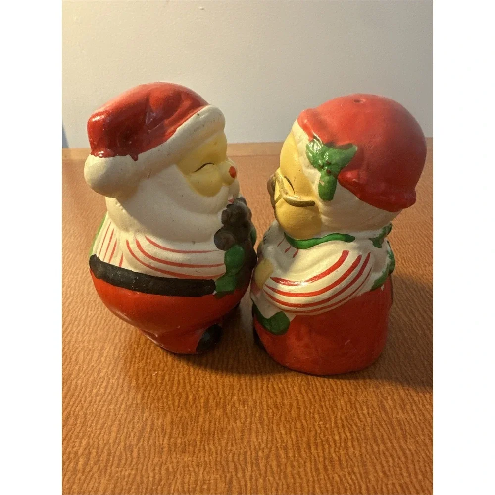 Vintage MR & MRS SANTA SALT & PEPPER SHAKERS‎ HOLDING TEDDY BEAR & MOUSE CERAMIC